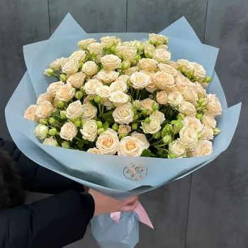 БУКЕТ из Кустовых Роз "Таня Спрей" 